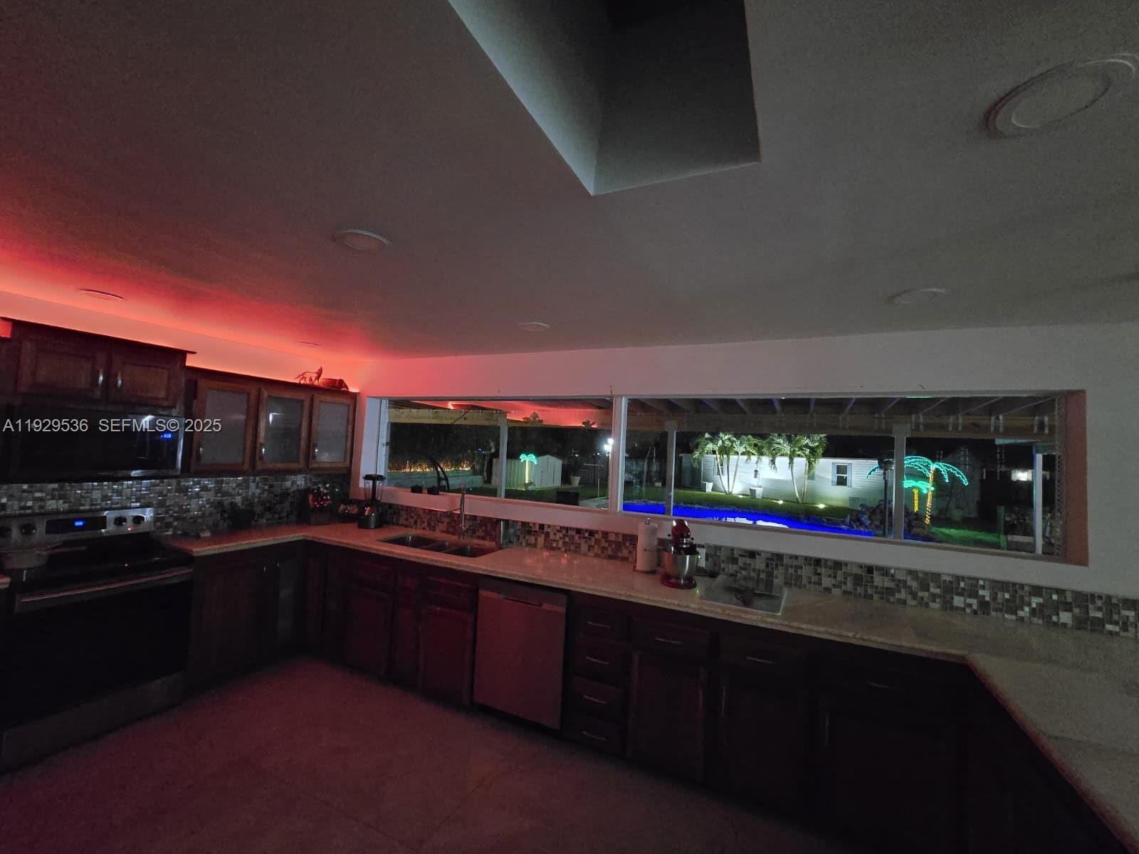 *PARADISE PINES - Residential