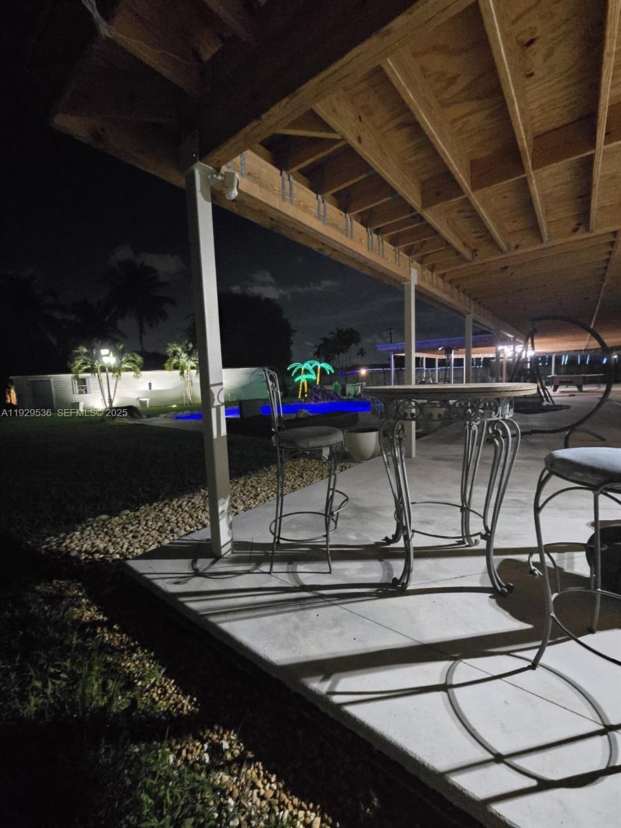 *PARADISE PINES - Residential