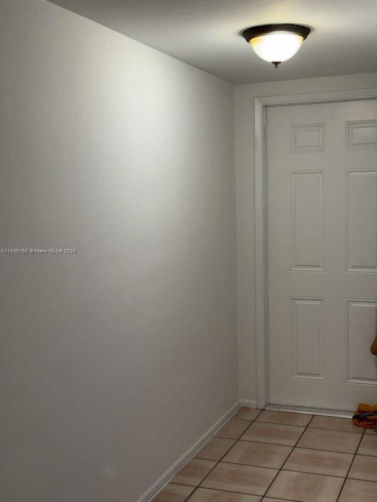 HAMPSHIRE VILLAS CONDO - Residential Lease