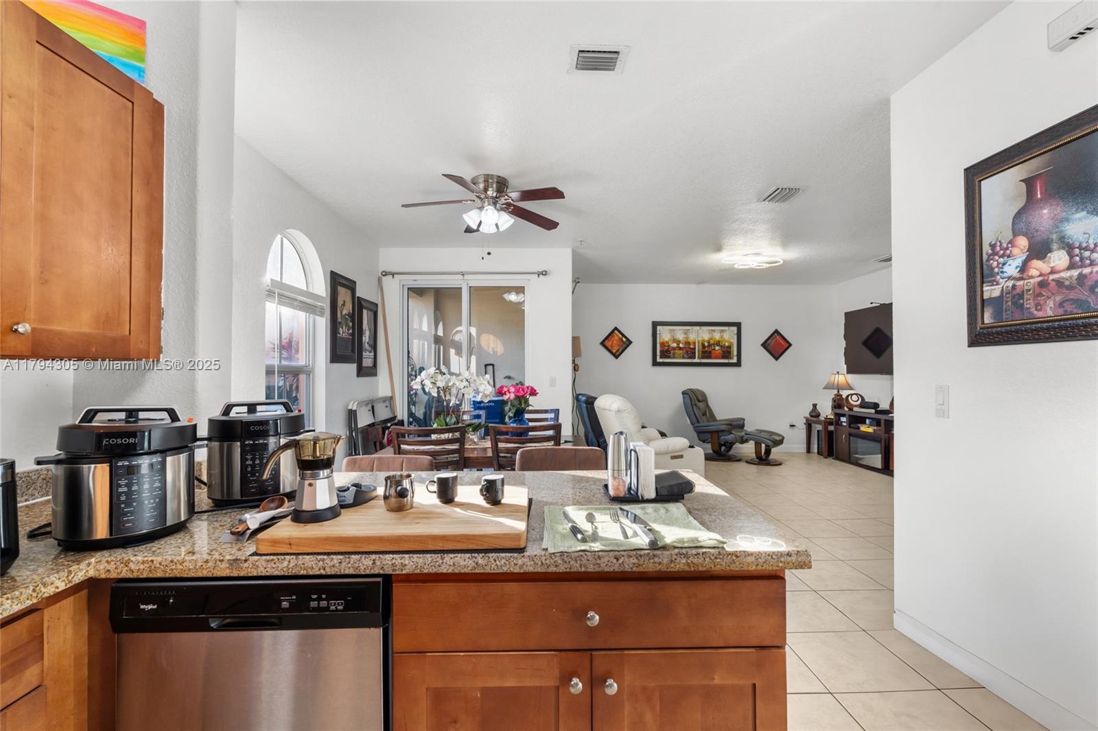 FONTAINBLEAU LAKES COURTY - Residential