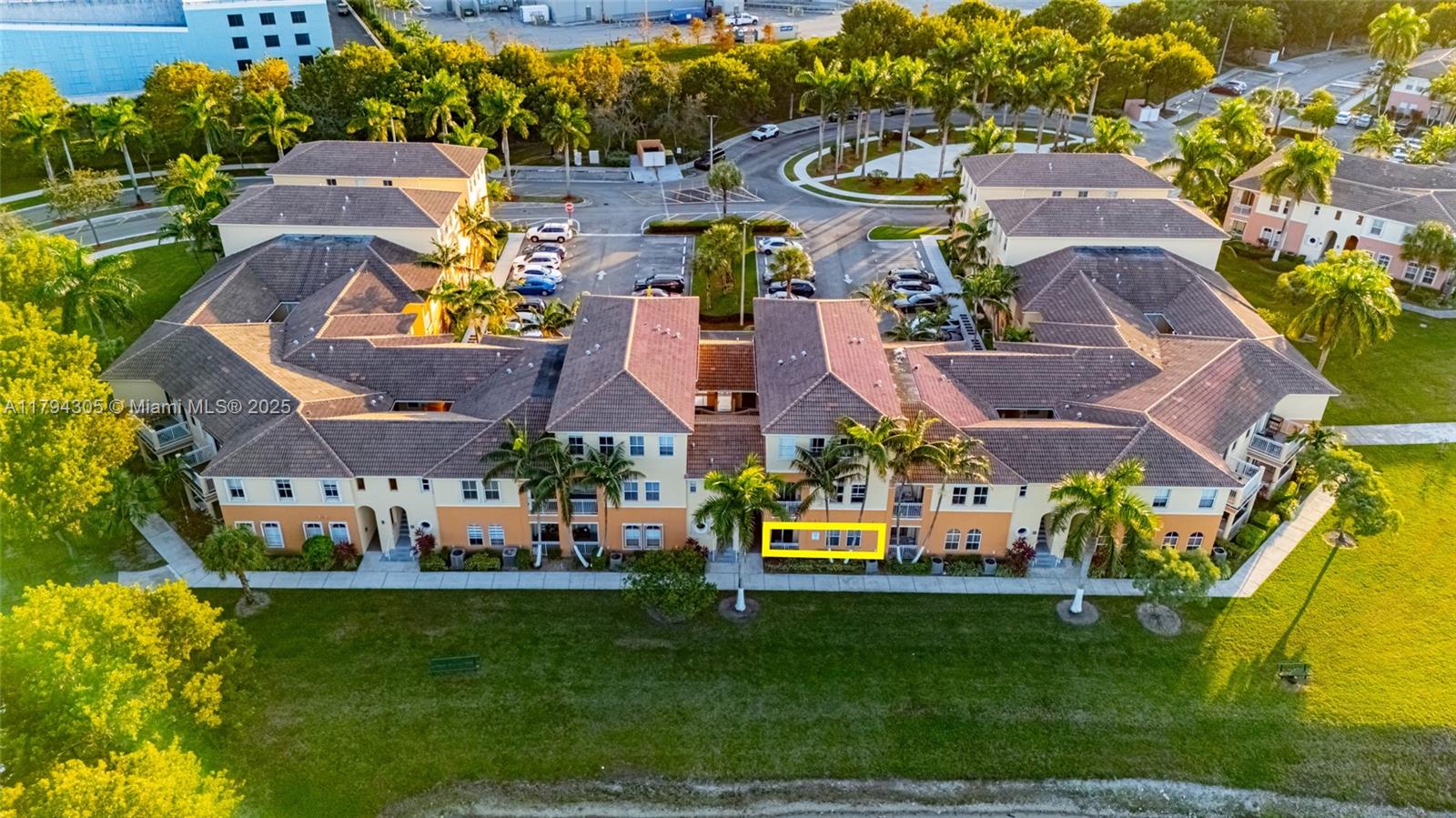 10012 Nw 7 St 107, Miami, Broward County, Florida - 3 Bedrooms  
2 Bathrooms - 