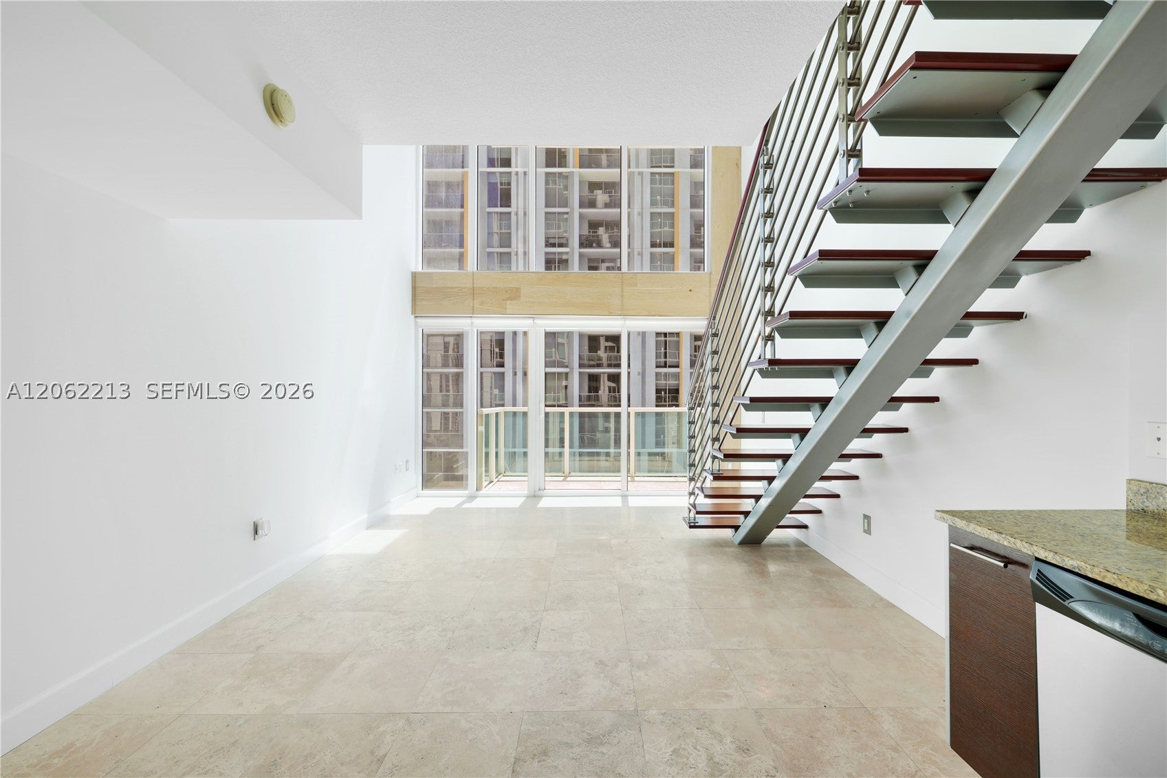 41 SE 5th St 906