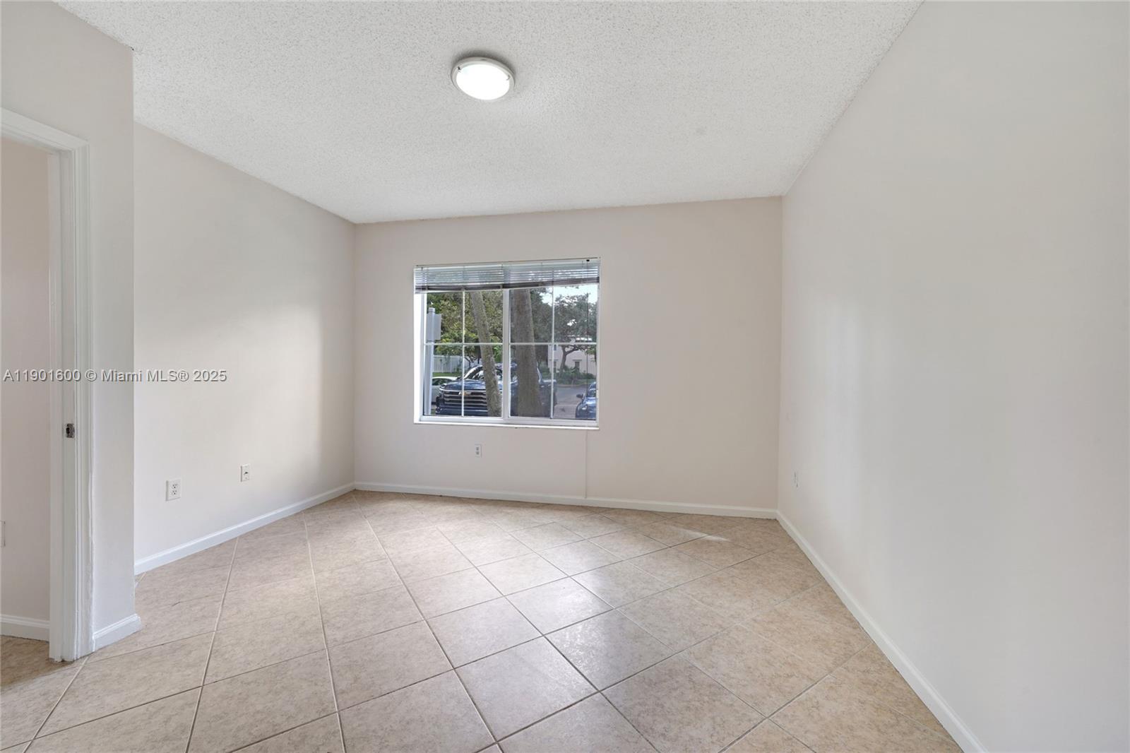 PALMS POINT CONDO - Residential Lease