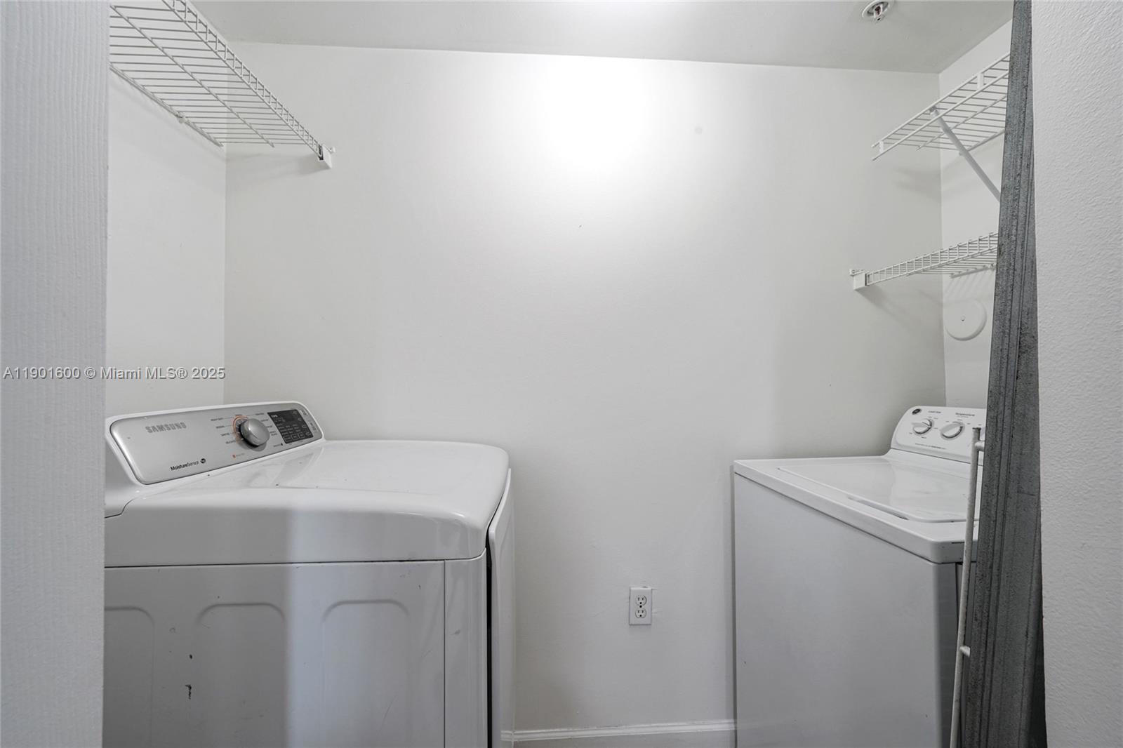 PALMS POINT CONDO - Residential Lease