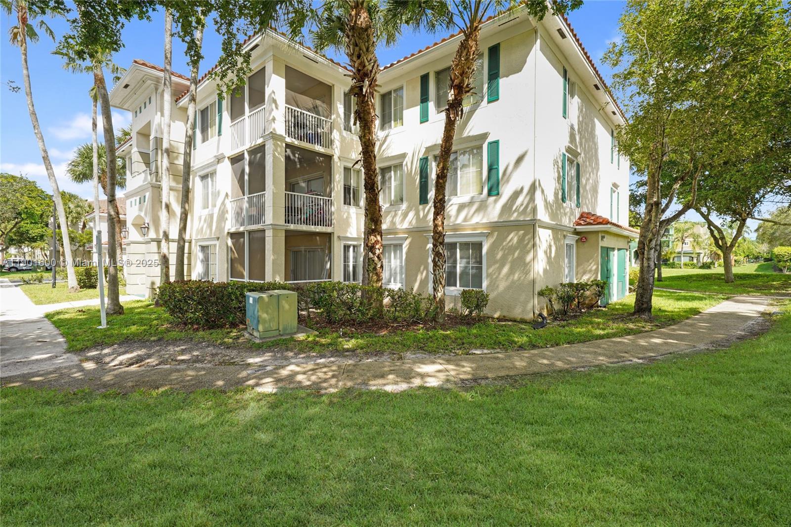 PALMS POINT CONDO - Residential Lease