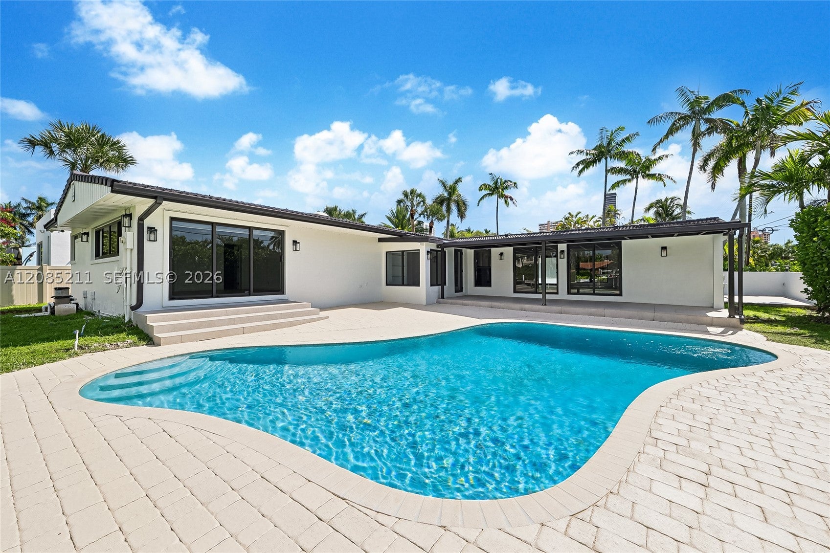 536 Hibiscus Dr .