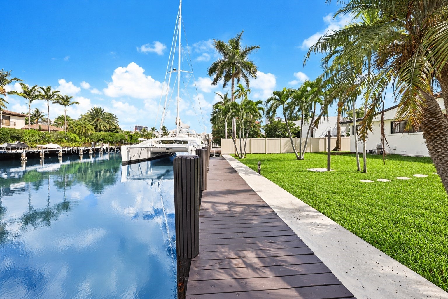 536 Hibiscus Dr .