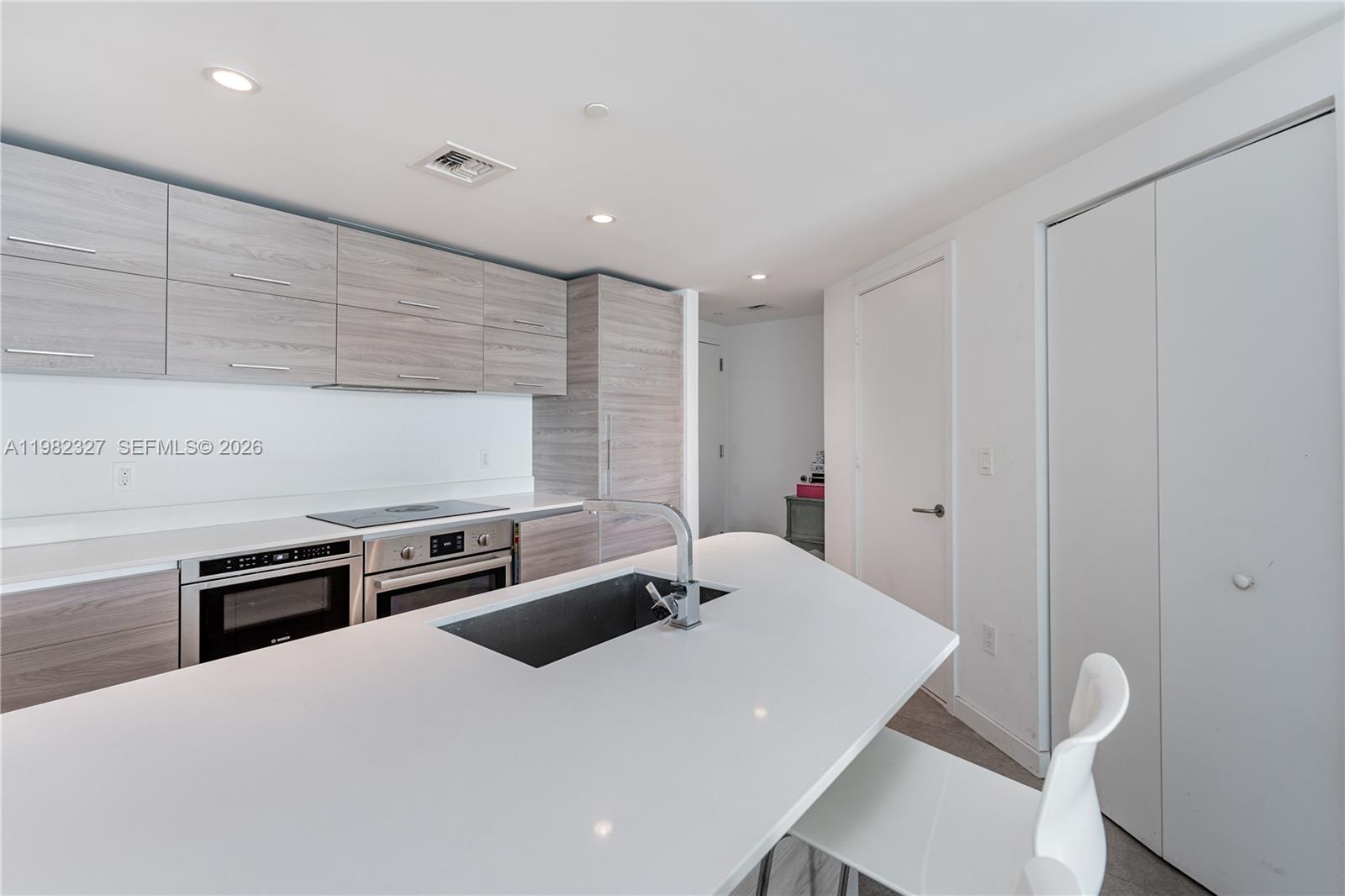 1300 S Miami Ave 2909