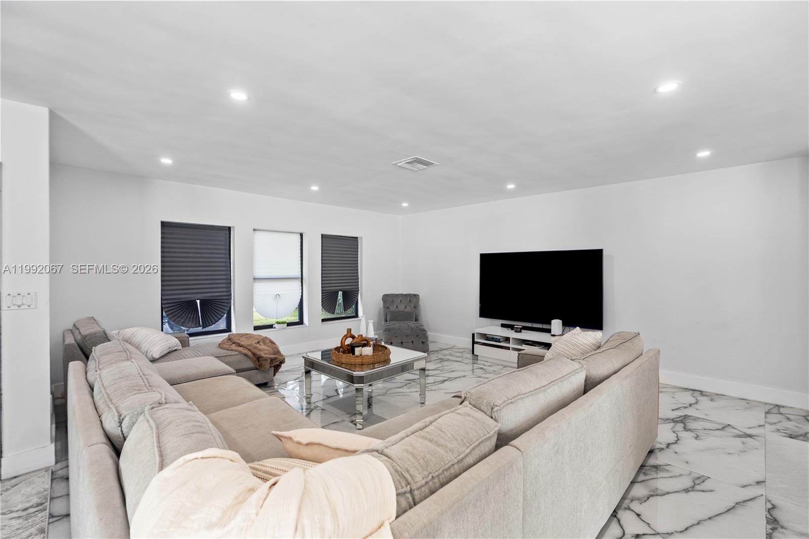 SKYLAKE MANORS - Residential
