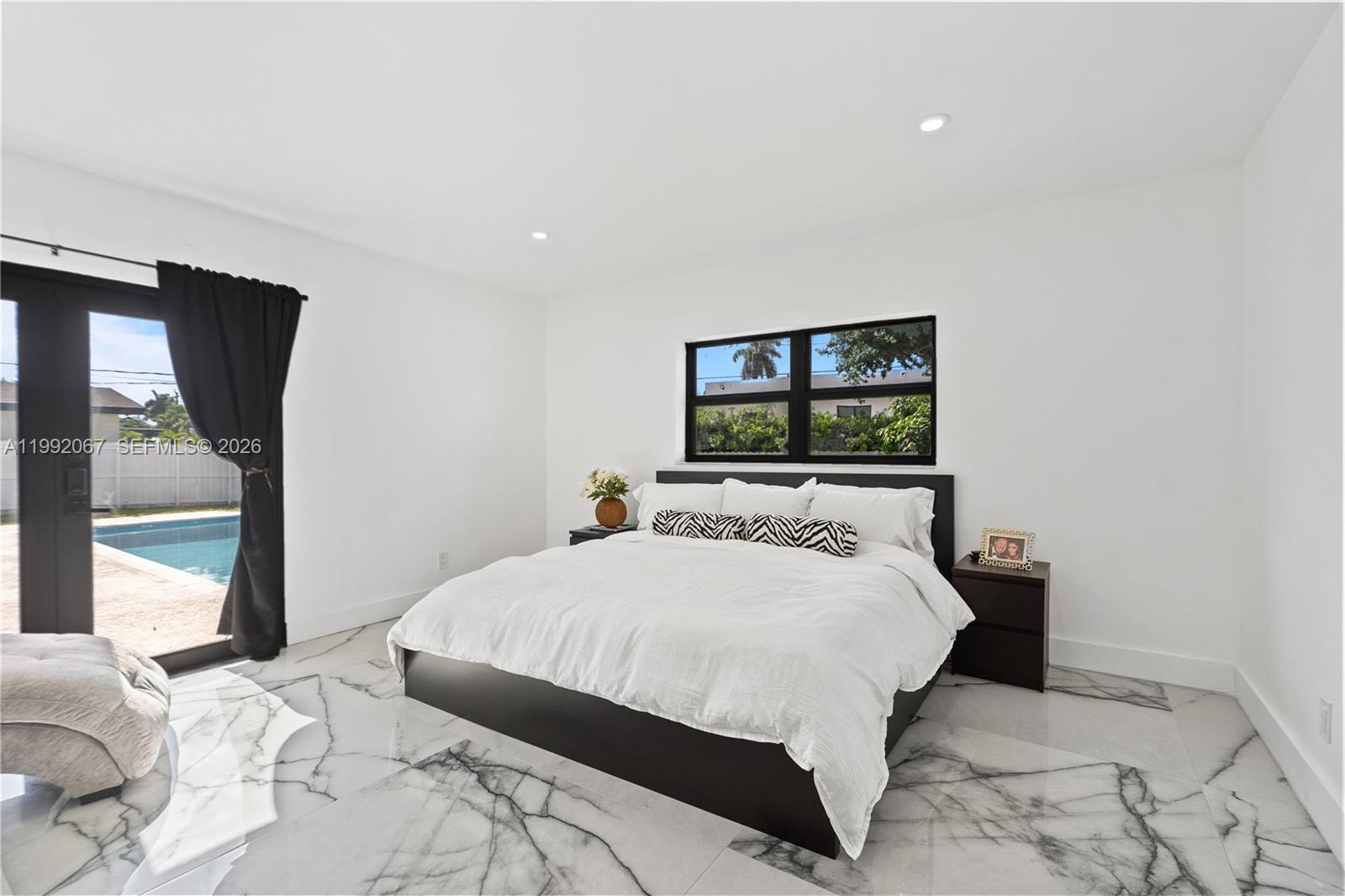 SKYLAKE MANORS - Residential