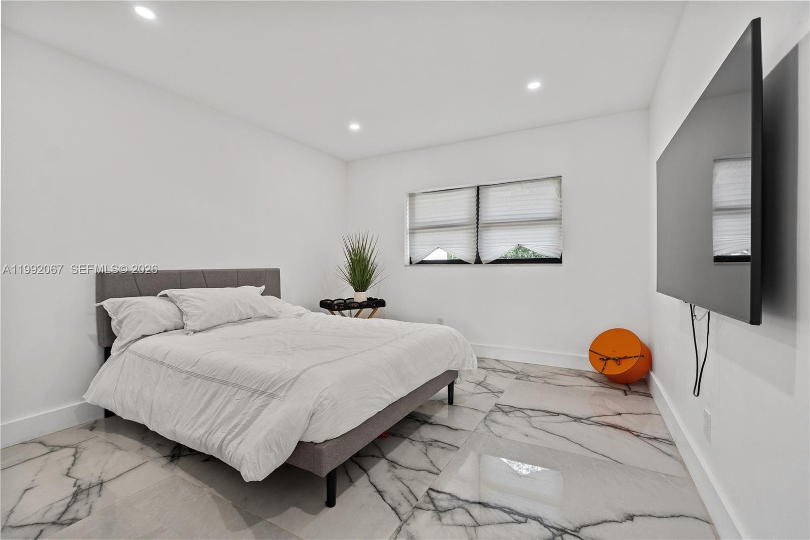 SKYLAKE MANORS - Residential
