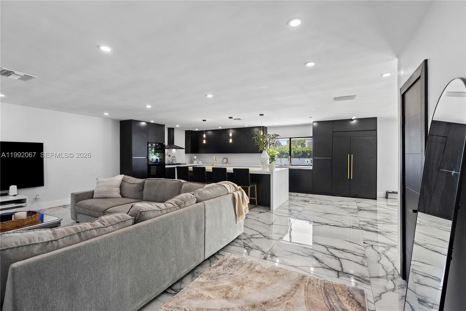 SKYLAKE MANORS - Residential