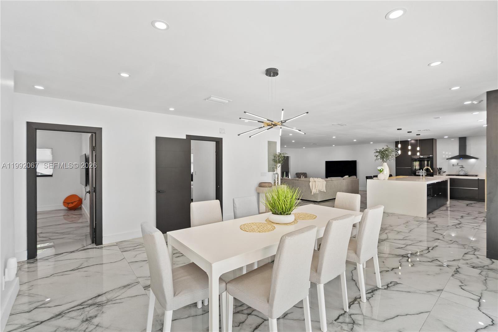 SKYLAKE MANORS - Residential