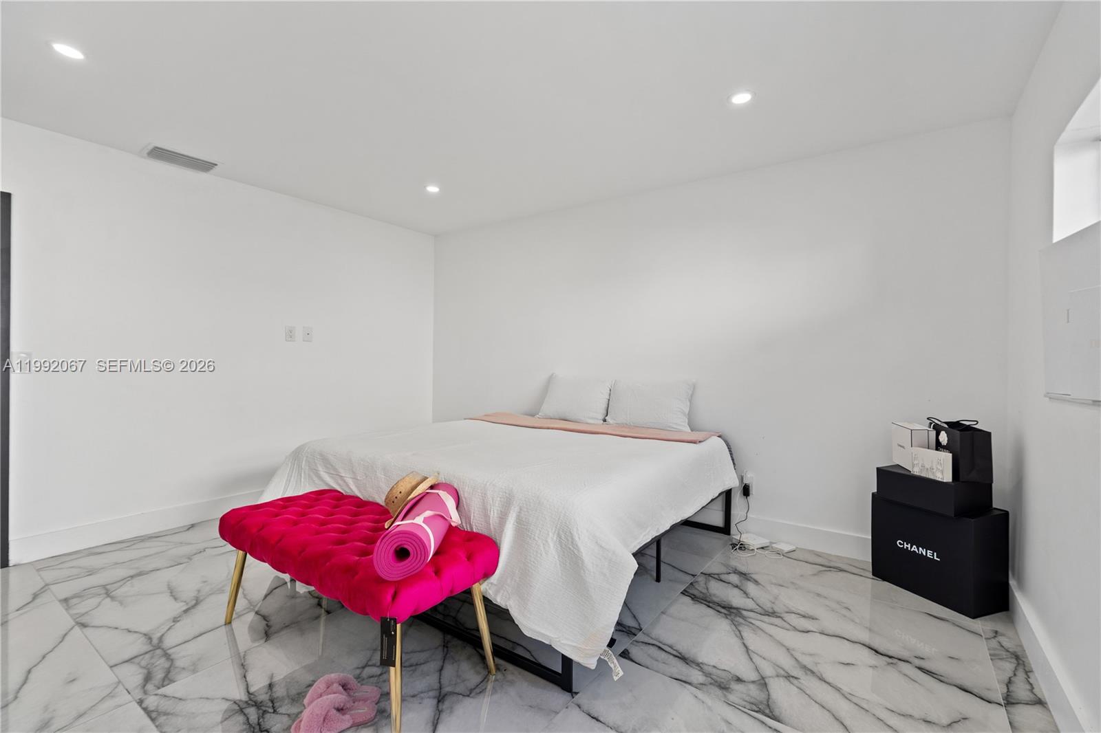 SKYLAKE MANORS - Residential