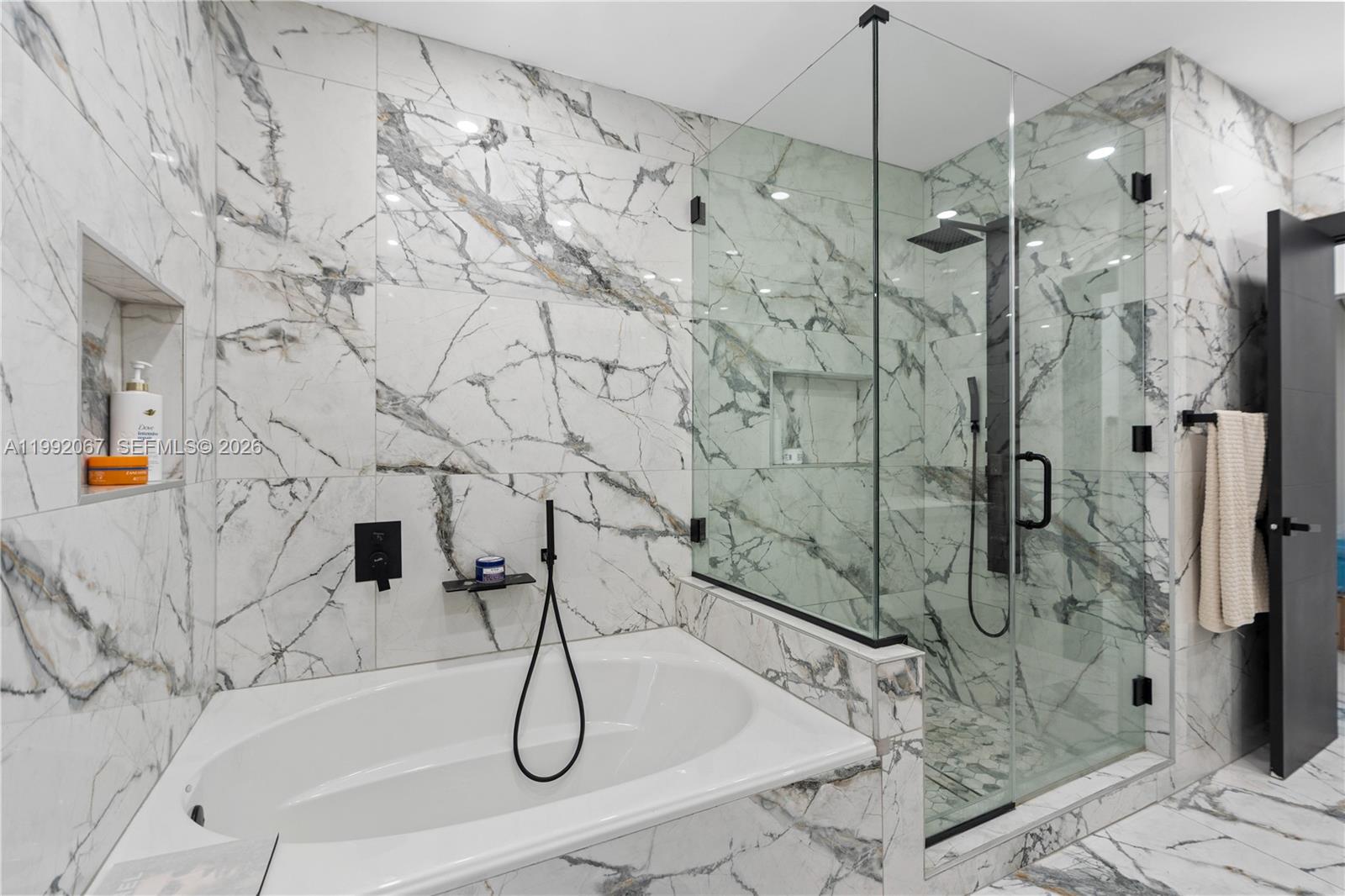 SKYLAKE MANORS - Residential