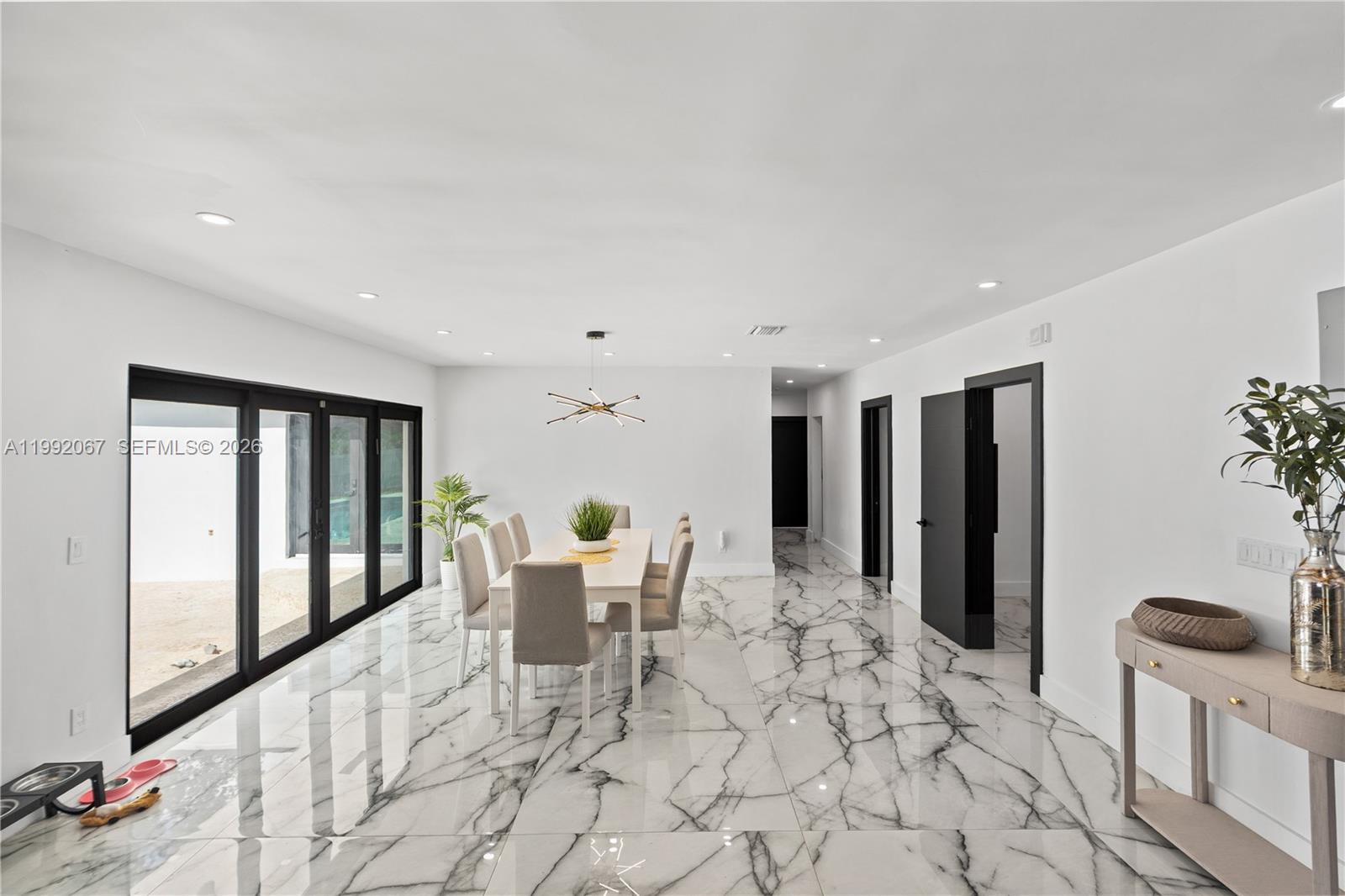 SKYLAKE MANORS - Residential