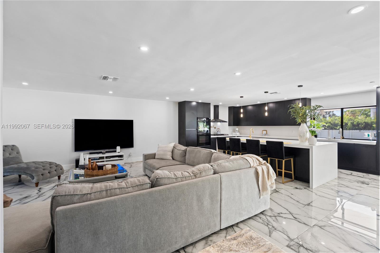 SKYLAKE MANORS - Residential