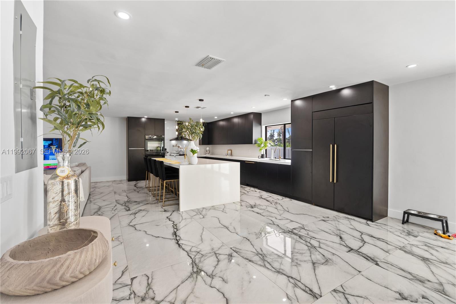 SKYLAKE MANORS - Residential