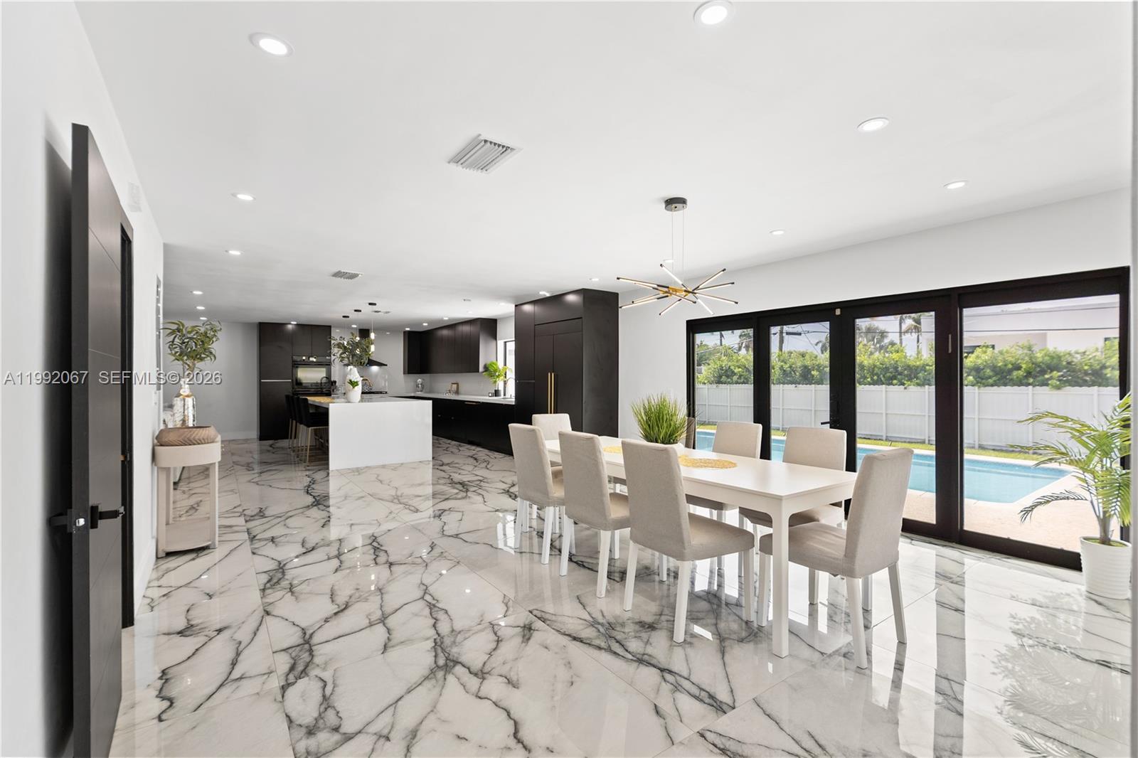 SKYLAKE MANORS - Residential