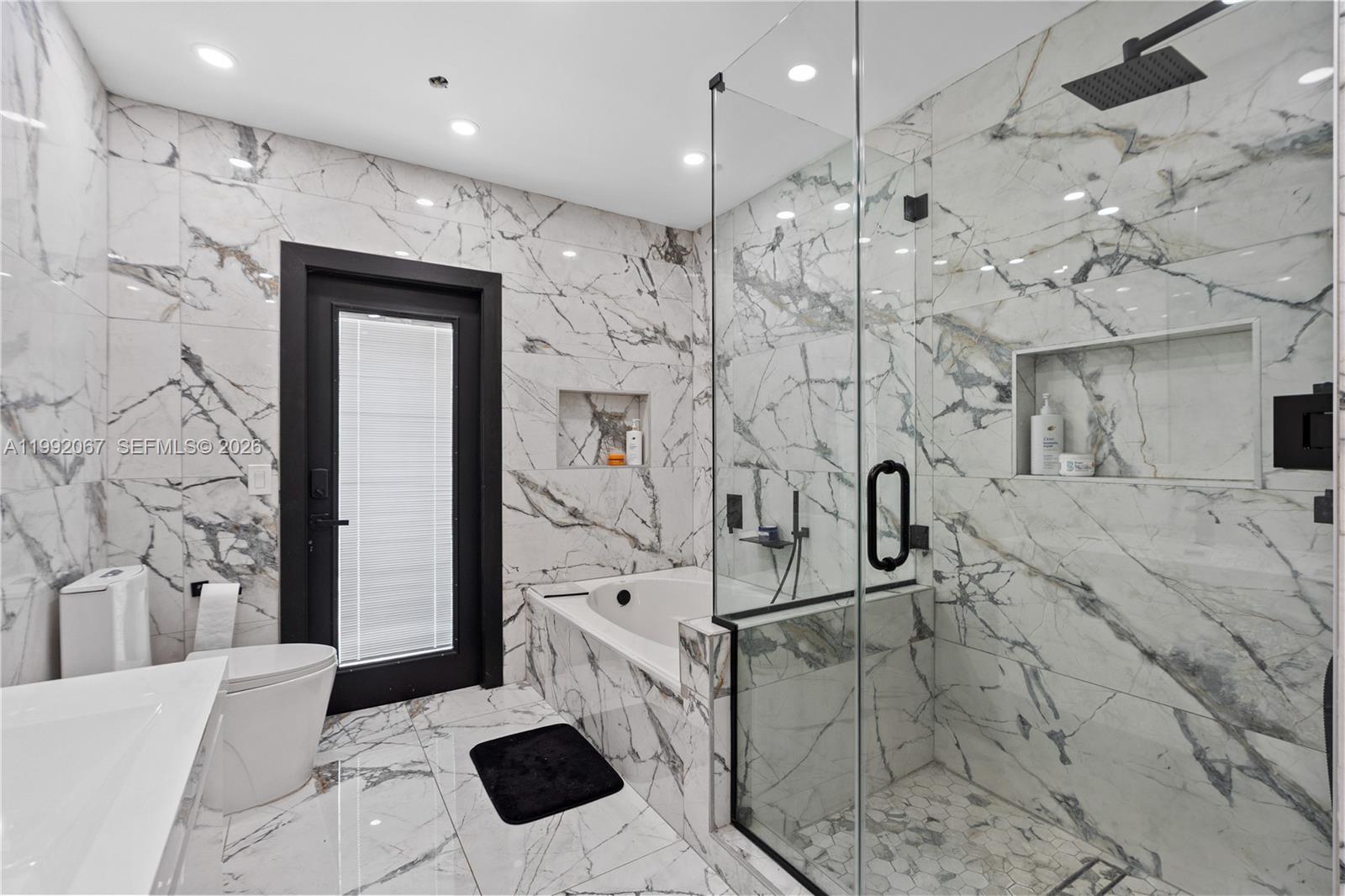 SKYLAKE MANORS - Residential