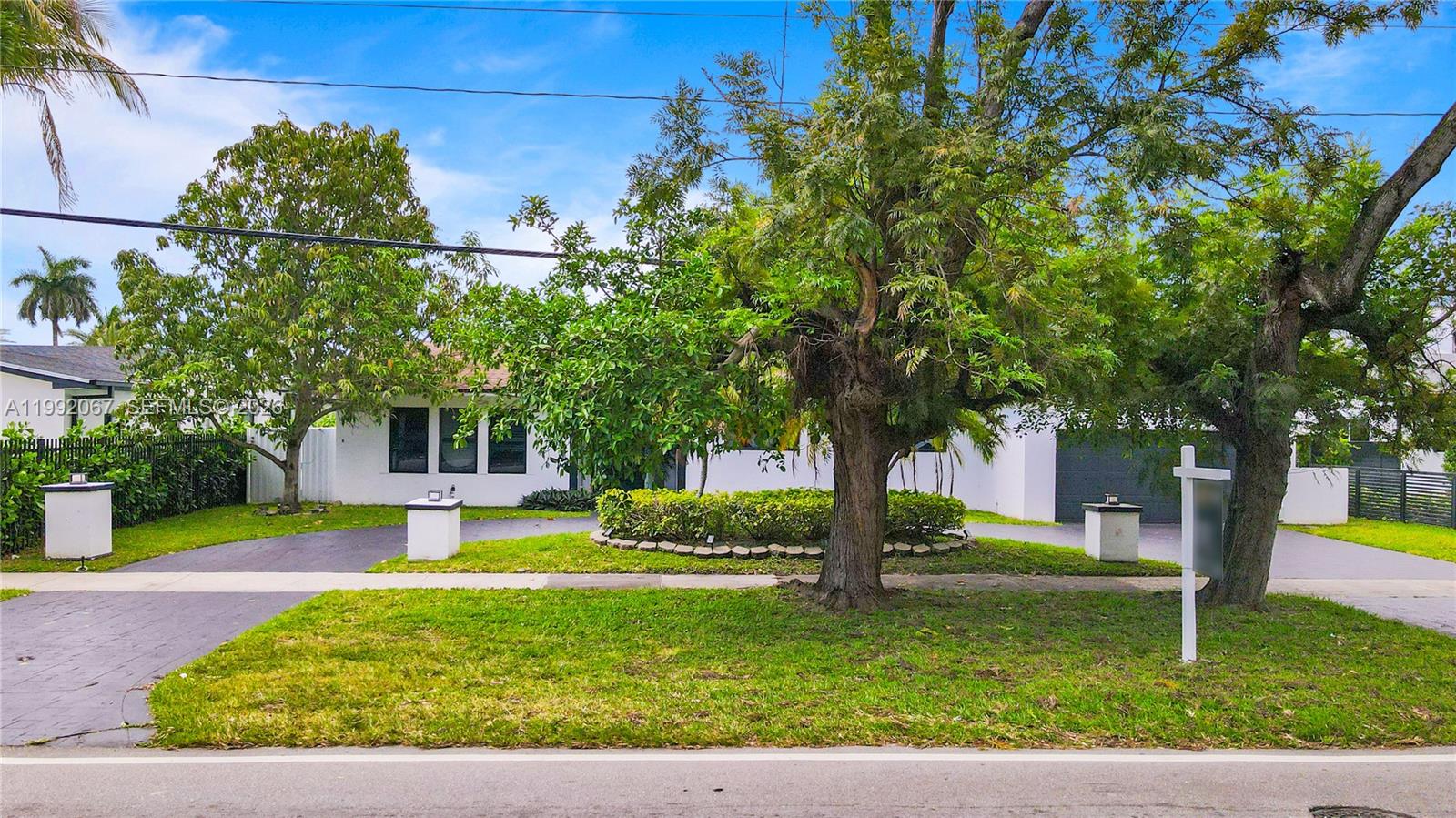 SKYLAKE MANORS - Residential