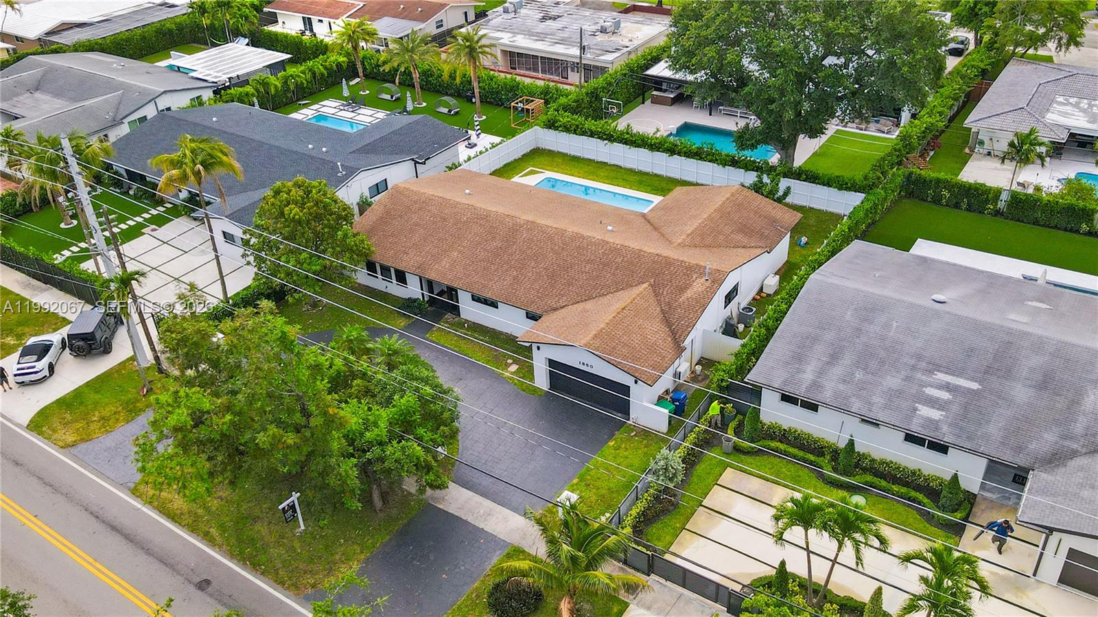 SKYLAKE MANORS - Residential