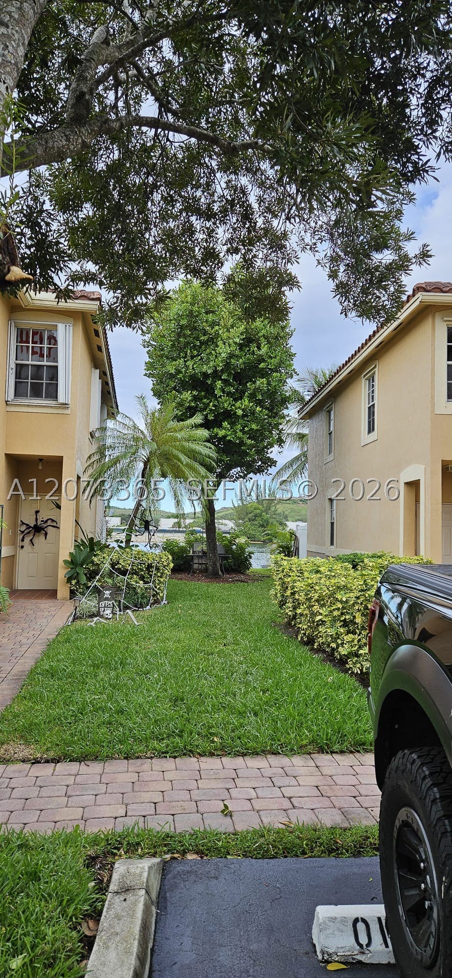 4135 Crystal Lake Dr, Deerfield Beach FL 33064