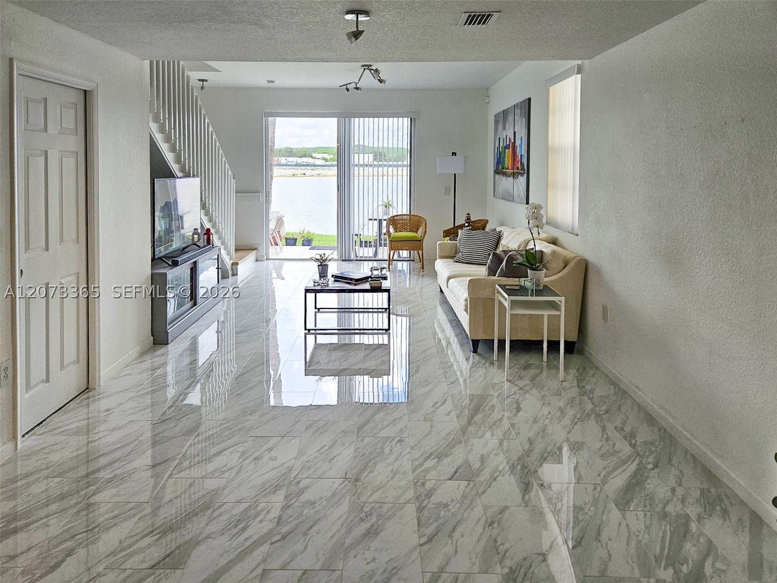 4135 Crystal Lake Dr