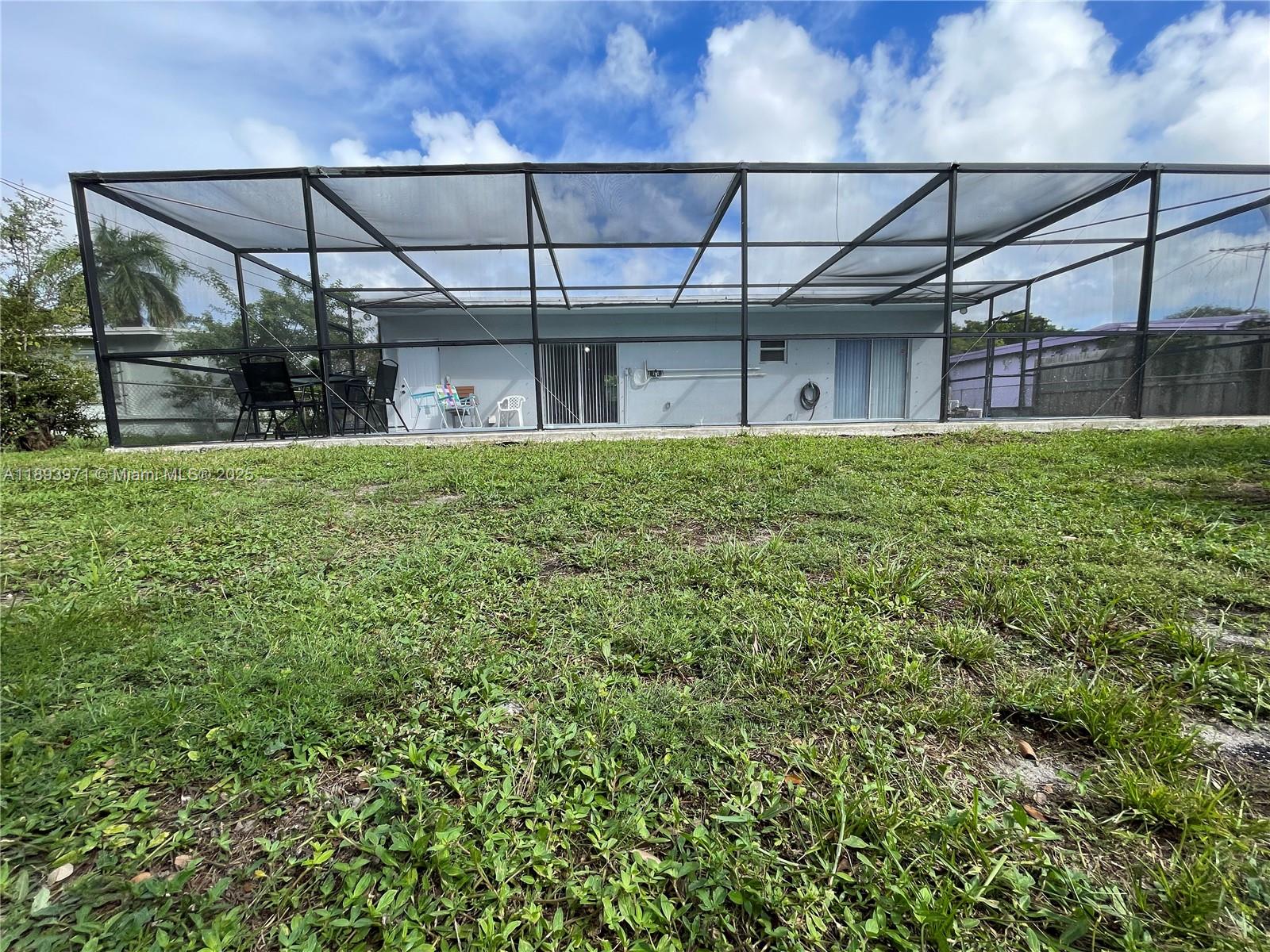 Lauderdale Manor - Residential