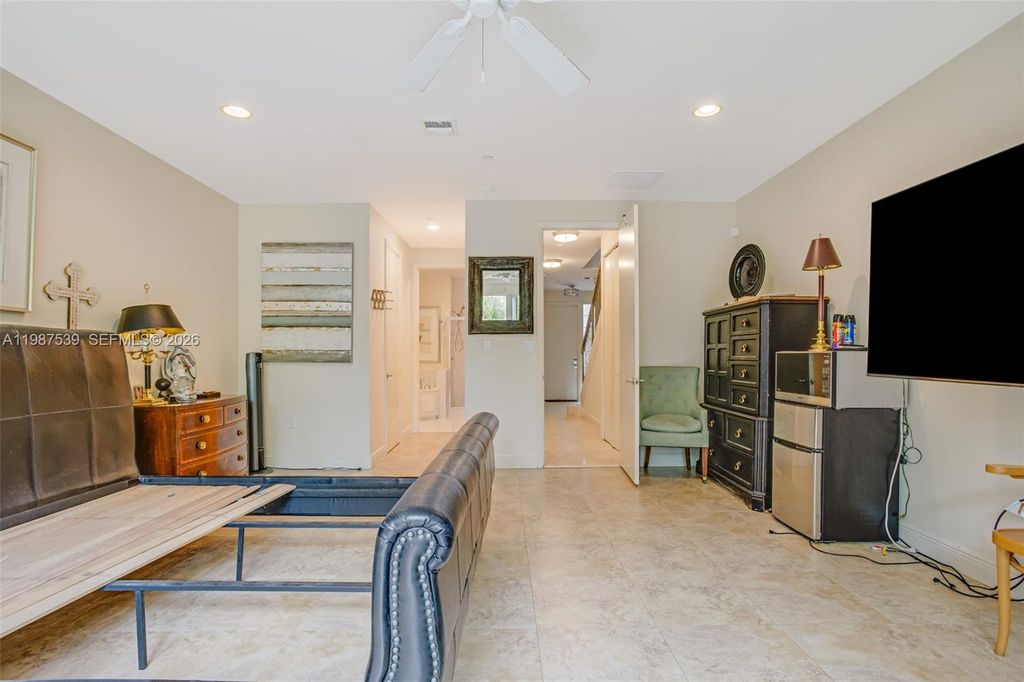 Photo of 820 NE 19th Ave, Fort Lauderdale, FL 33304 (MLS # A11987539)