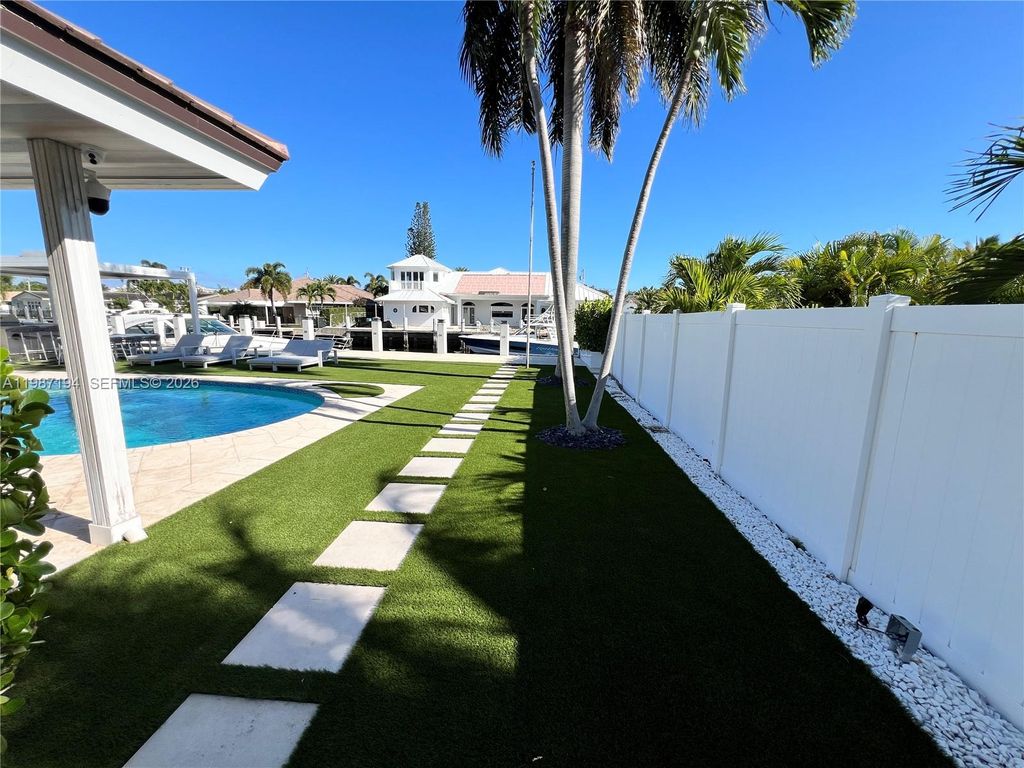 Photo of 5510 Bayview Dr, Fort Lauderdale, FL 33308 (MLS # A11987194)