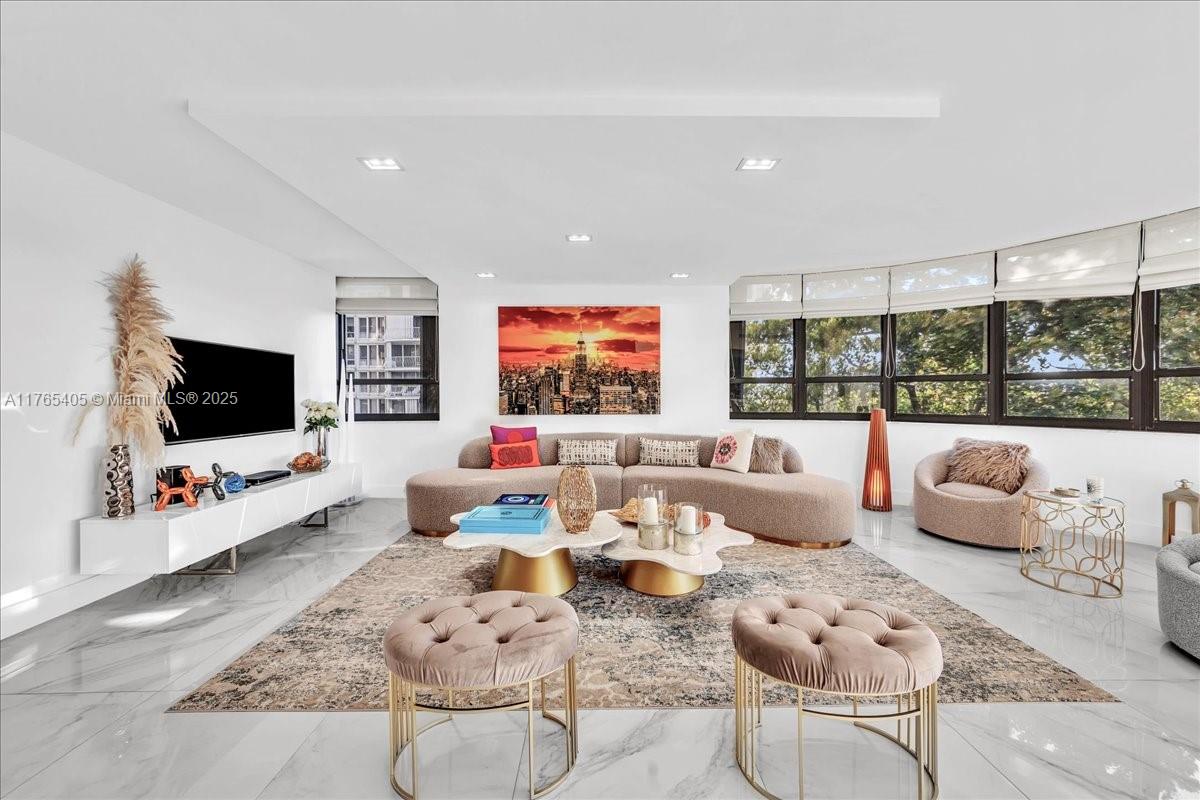 10175 Collins Ave 408