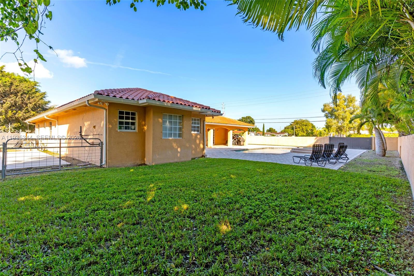 SOUTH SPRINGS HOMES - Residential