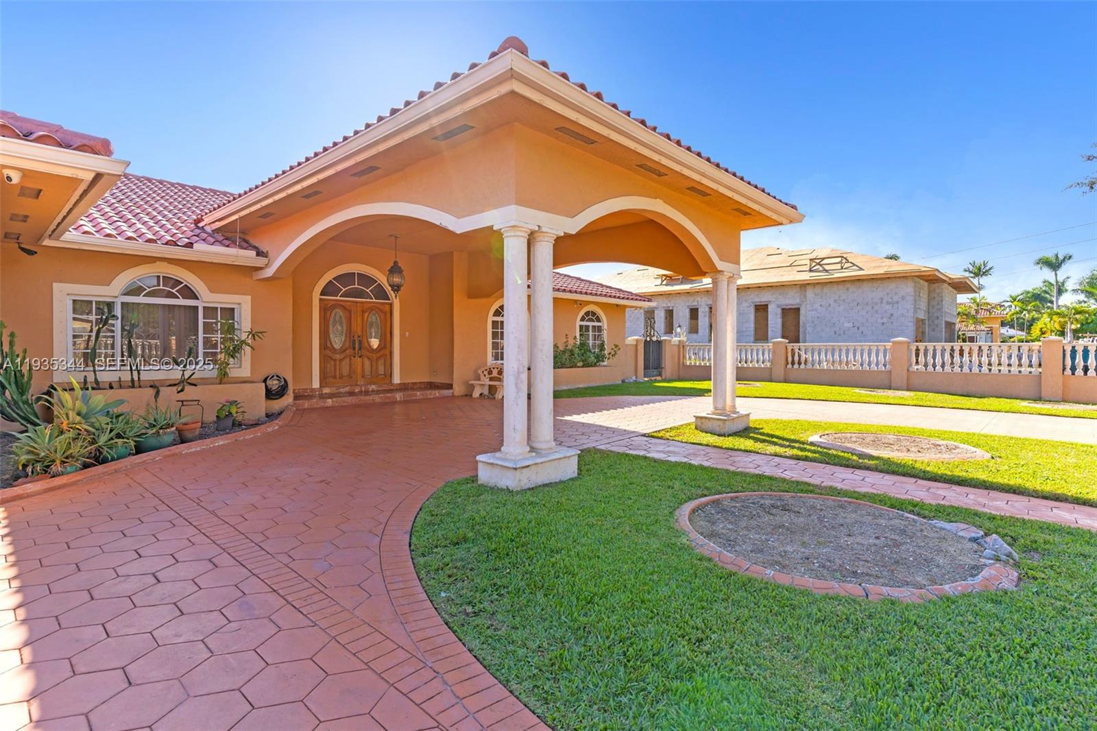 SOUTH SPRINGS HOMES - Residential