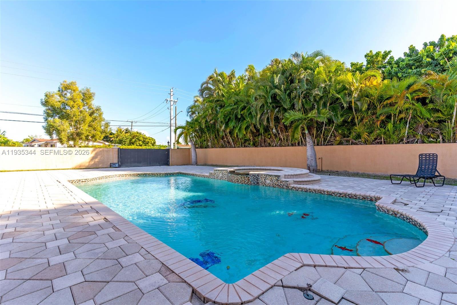 SOUTH SPRINGS HOMES - Residential