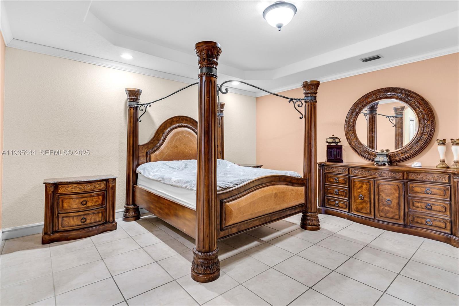 SOUTH SPRINGS HOMES - Residential