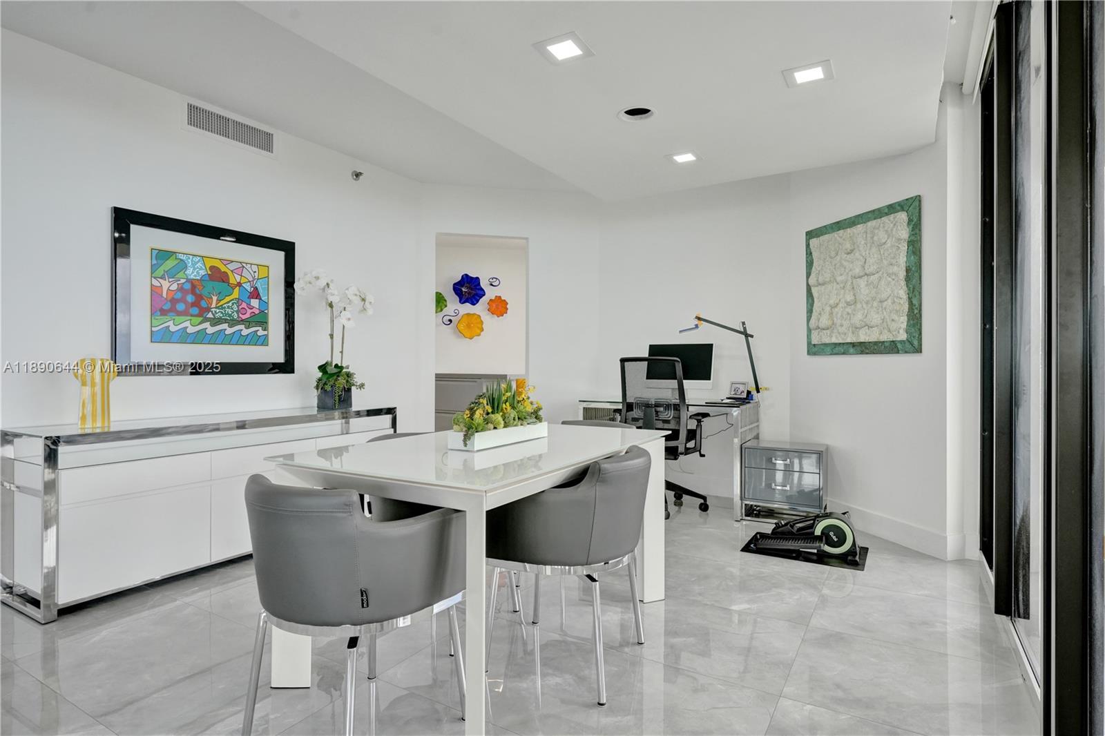 TERRACES NORTH TURNBERRY - Residential