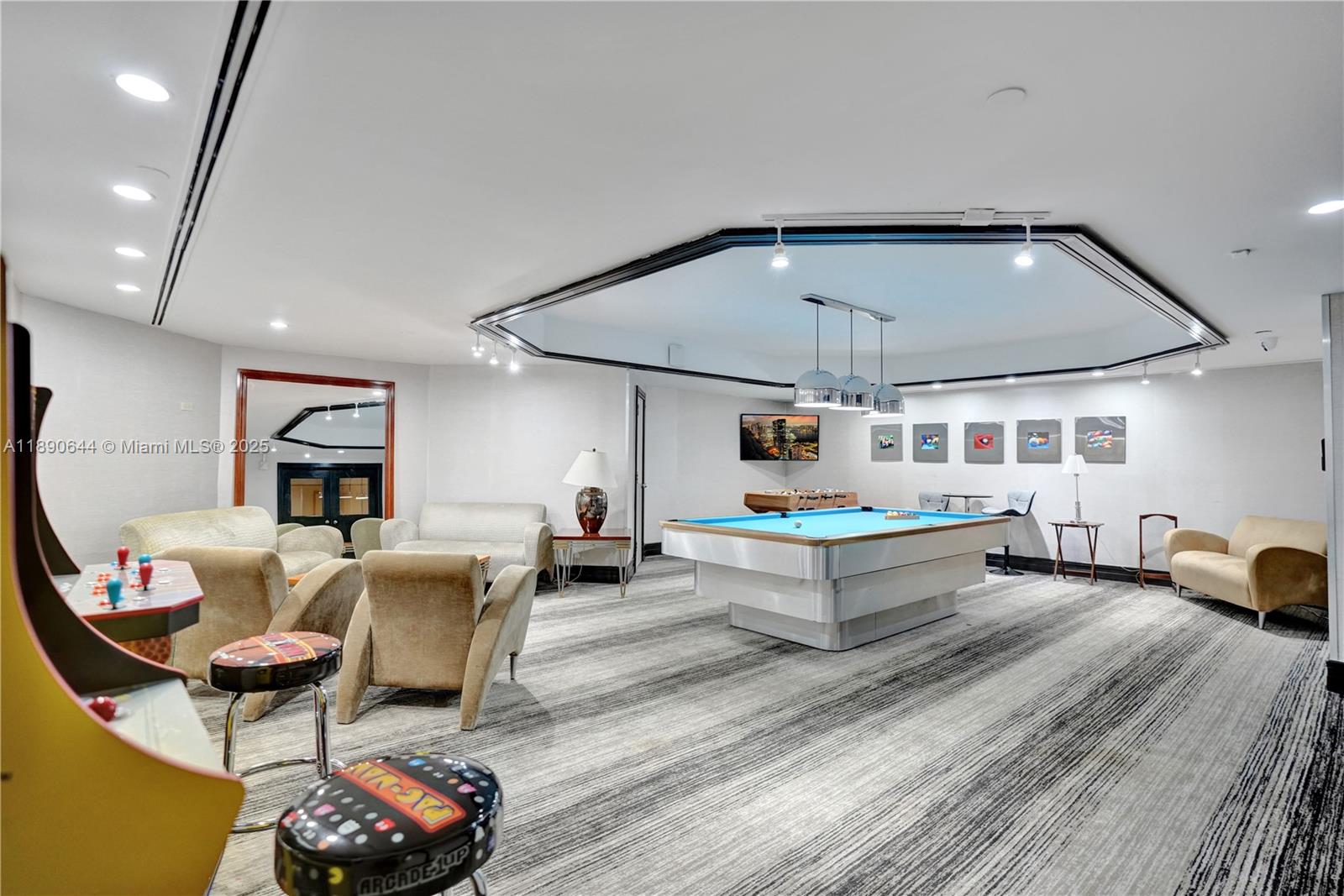 TERRACES NORTH TURNBERRY - Residential