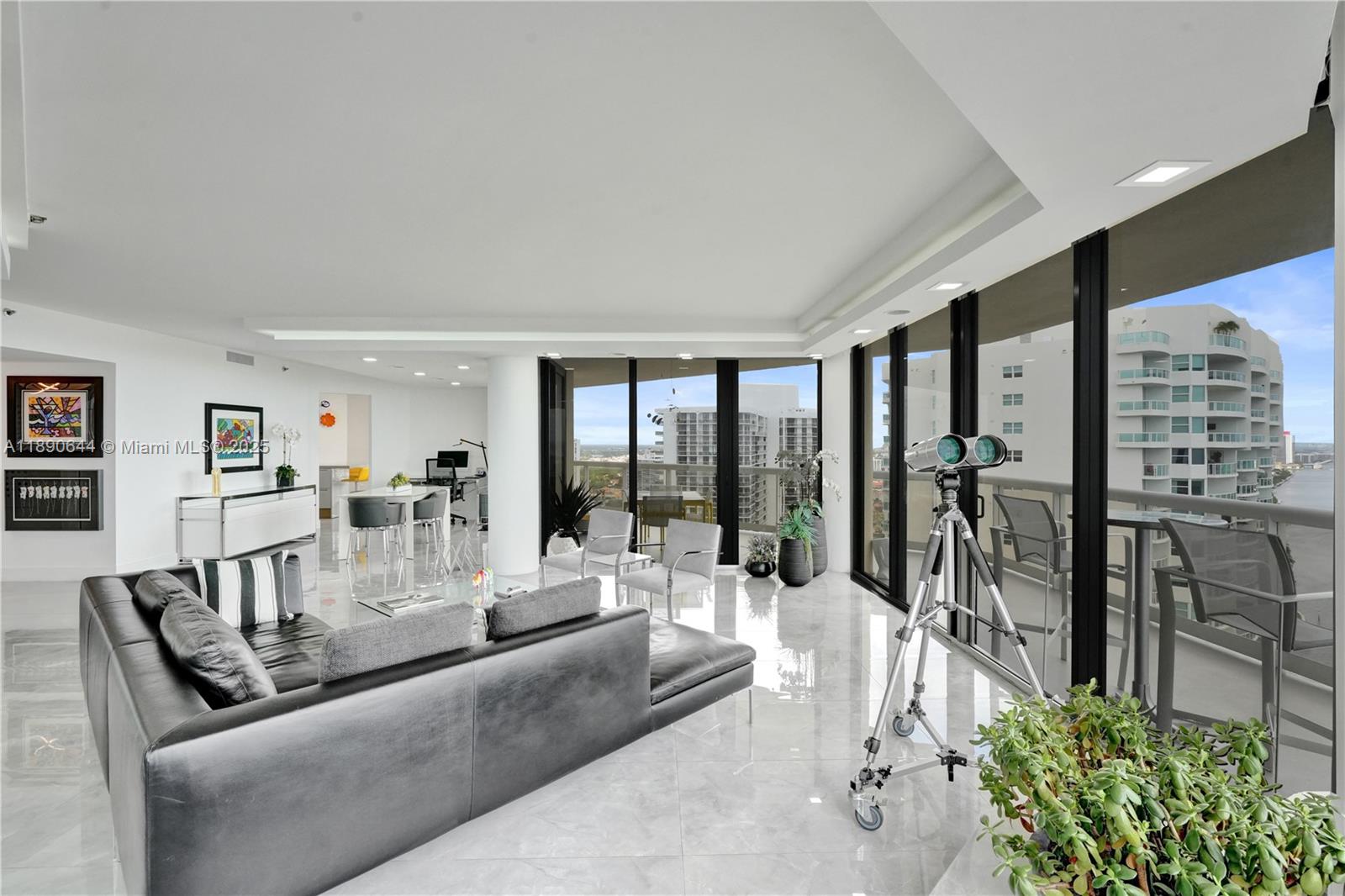 TERRACES NORTH TURNBERRY - Residential