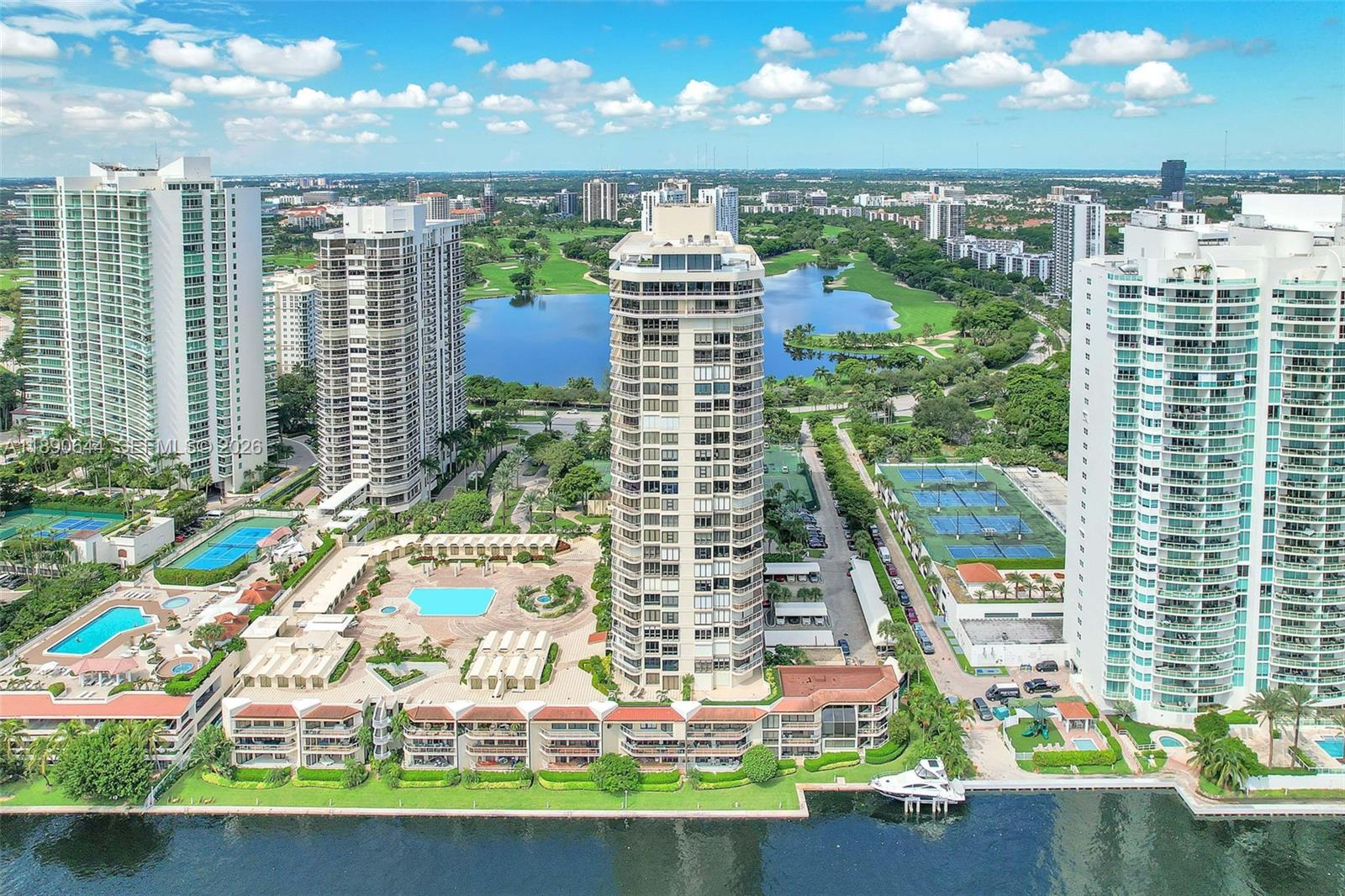 TERRACES NORTH TURNBERRY - Residential