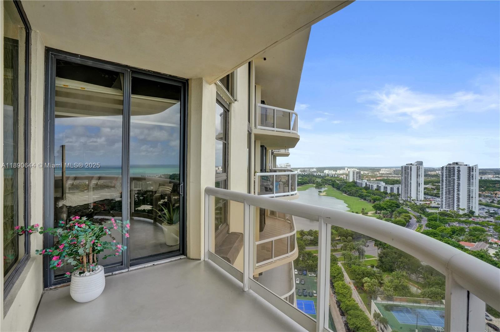 TERRACES NORTH TURNBERRY - Residential
