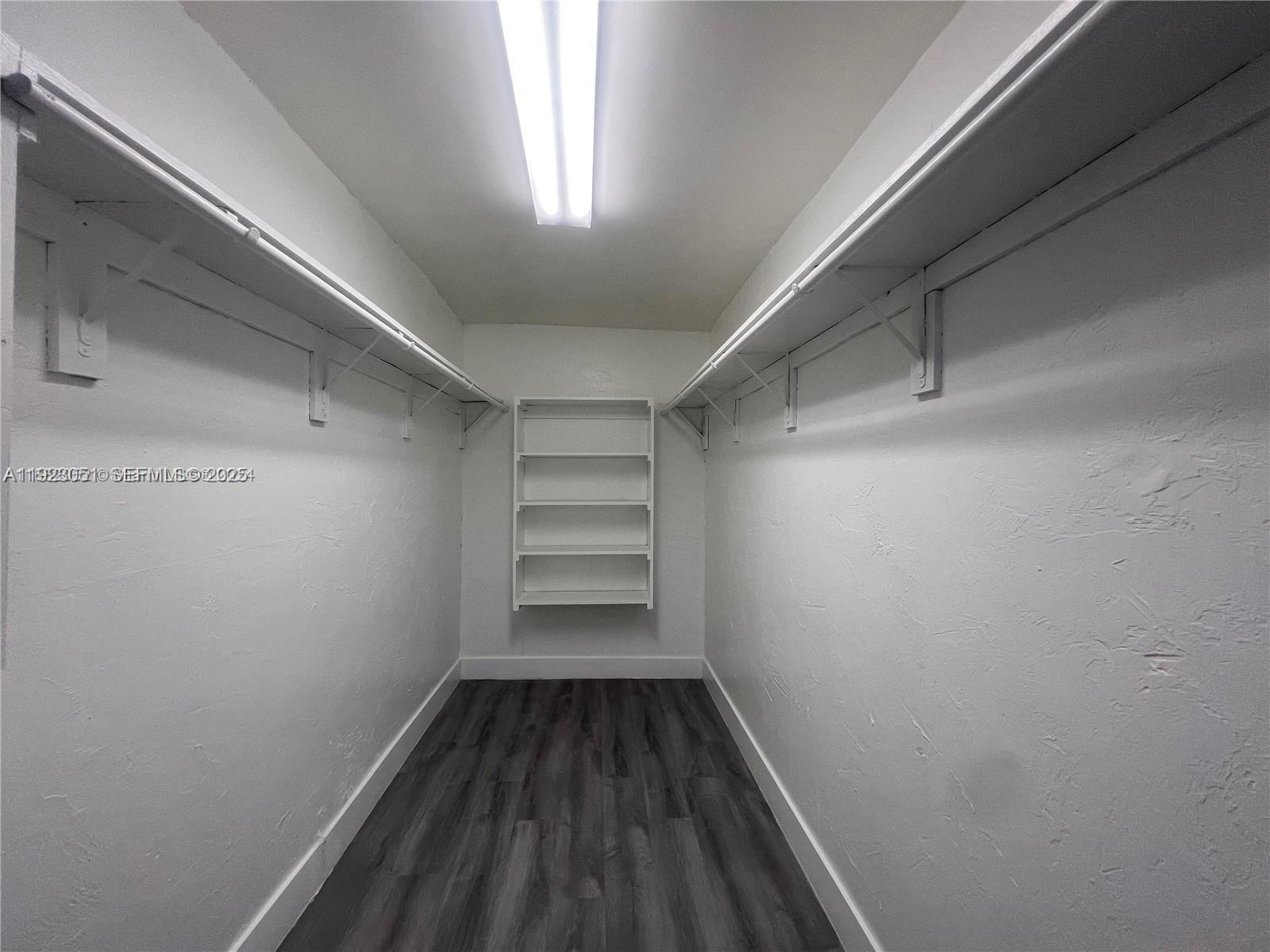 LOPEZ & GONZALEZ PLAZA - Residential Lease