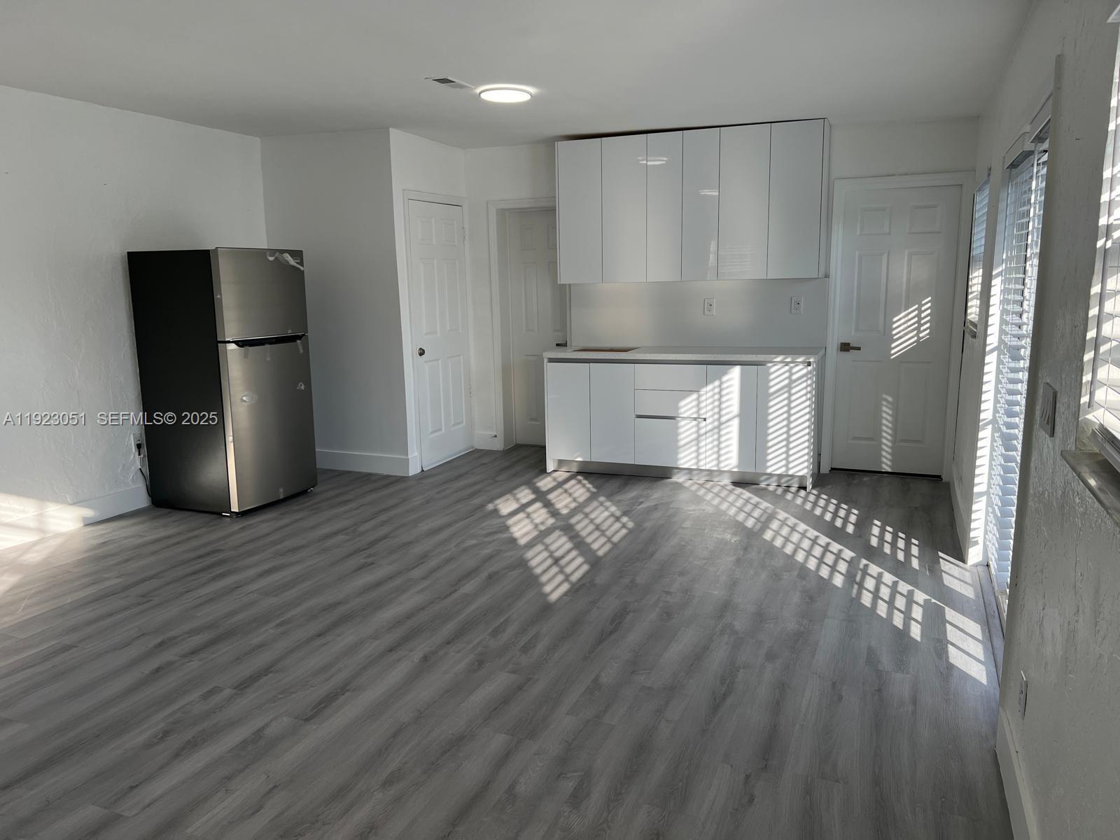 LOPEZ & GONZALEZ PLAZA - Residential Lease