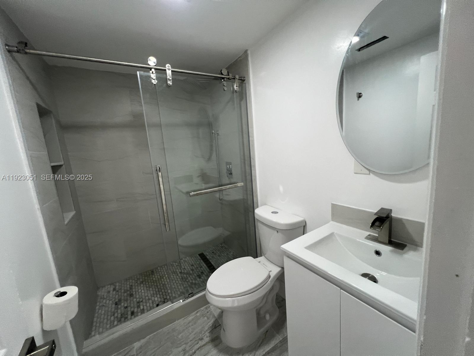 LOPEZ & GONZALEZ PLAZA - Residential Lease