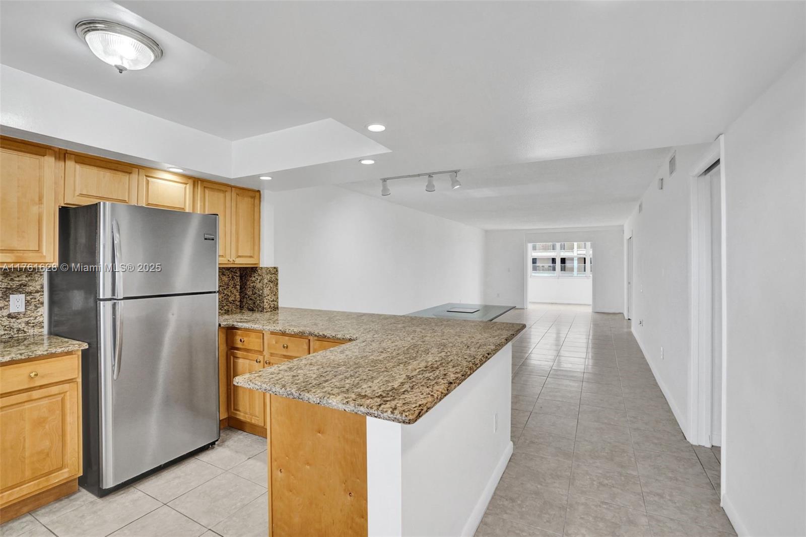 3100 NE 49th St 1009
