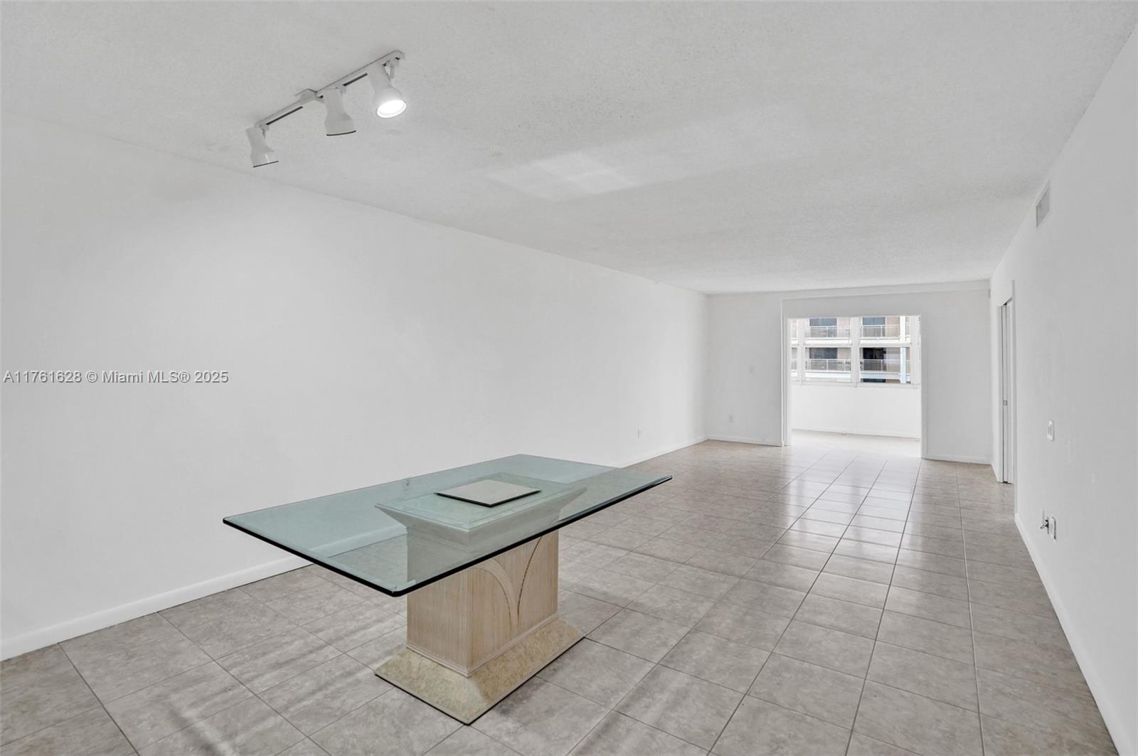 ROYAL MARINER CONDO - Residential