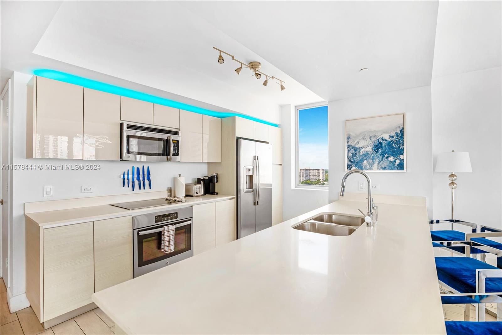 BEACHWALK CONDOMINIUM - Residential Lease