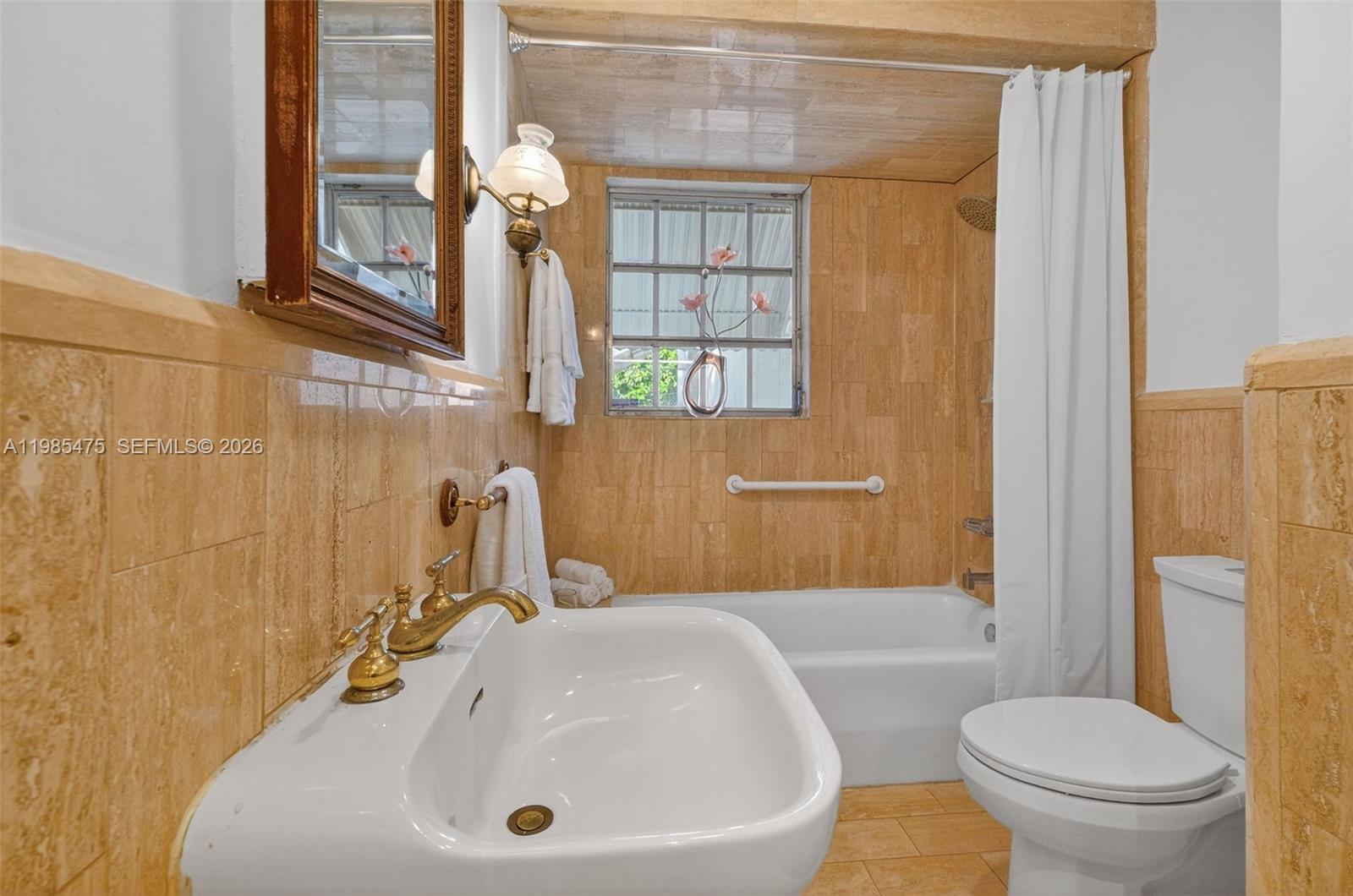 CORAL GABLES SEC E - Residential Lease