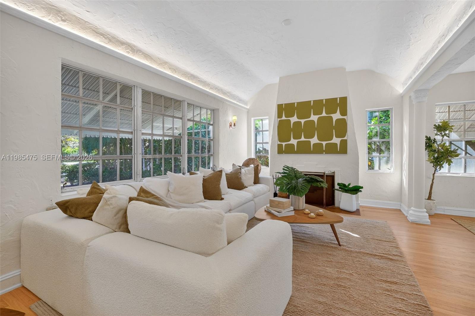 CORAL GABLES SEC E - Residential Lease