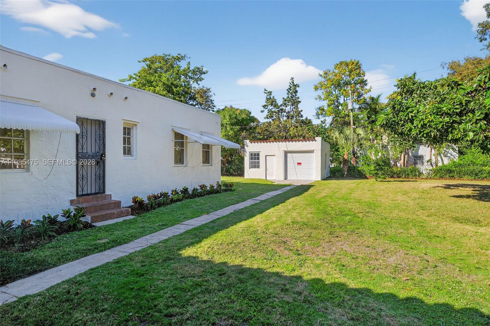 CORAL GABLES SEC E - Residential Lease